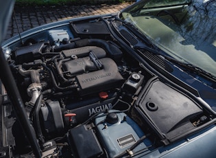 2001 JAGUAR XKR 4.0 COUPE