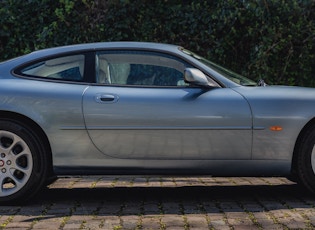 2001 JAGUAR XKR 4.0 COUPE