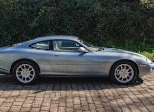 2001 JAGUAR XKR 4.0 COUPE