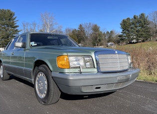 1987 MERCEDES-BENZ (W126) 560 SEL