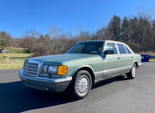 1987 MERCEDES-BENZ (W126) 560 SEL