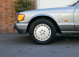 1990 MERCEDES-BENZ (W126) 560 SEC