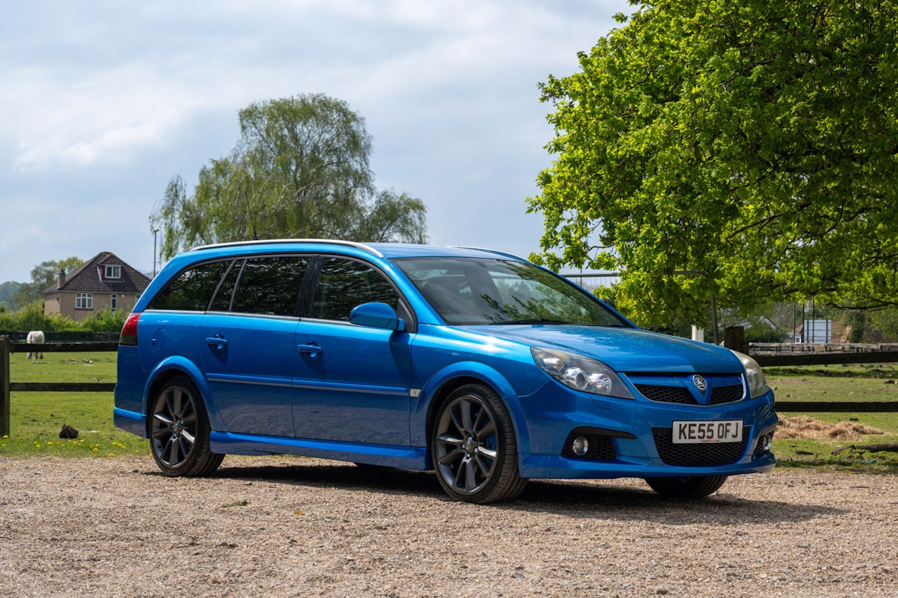 2005 VAUXHALL VECTRA VXR ESTATE - 23,303 MILES