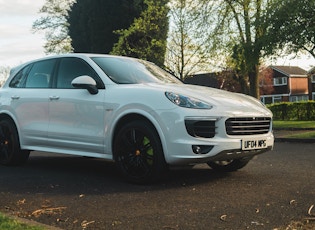 2015 PORSCHE CAYENNE S E-HYBRID - 12,950 MILES