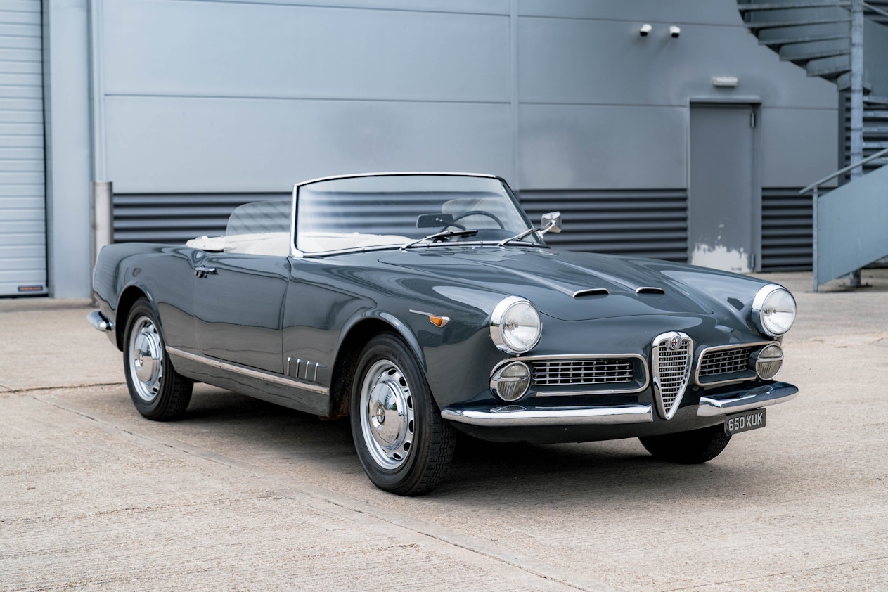 1960 ALFA ROMEO 2000 TOURING SPIDER