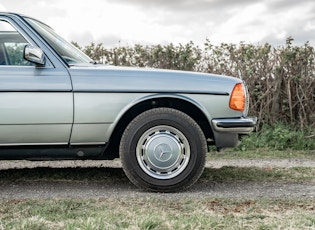 1983 MERCEDES-BENZ (W123) 280 E 