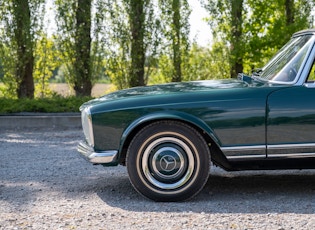 1967 MERCEDES-BENZ 250 SL PAGODA - ZF 5-SPEED