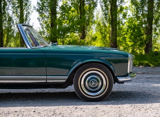 1967 MERCEDES-BENZ 250 SL PAGODA - ZF 5-SPEED