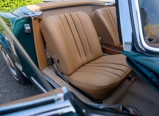 1967 MERCEDES-BENZ 250 SL PAGODA - ZF 5-SPEED