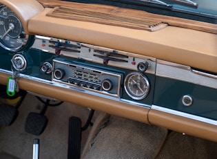 1967 MERCEDES-BENZ 250 SL PAGODA - ZF 5-SPEED