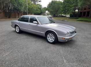 2002 JAGUAR XJ8 'VANDEN PLAS'