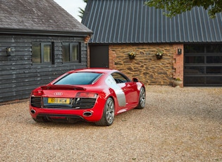 2011 AUDI R8 V10 - MANUAL