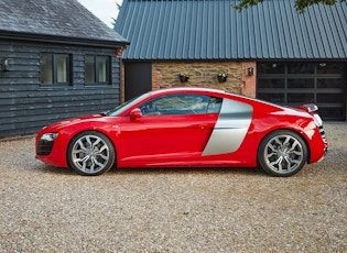 2011 AUDI R8 V10 - MANUAL