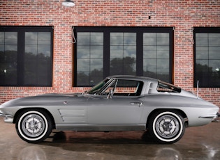 1963 CHEVROLET CORVETTE STINGRAY (C2) COUPE - SPLIT WINDOW