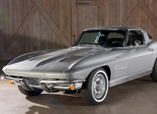 1963 CHEVROLET CORVETTE STINGRAY (C2) COUPE - SPLIT WINDOW