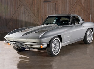 1963 CHEVROLET CORVETTE STINGRAY (C2) COUPE - SPLIT WINDOW