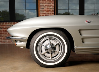 1963 CHEVROLET CORVETTE STINGRAY (C2) COUPE - SPLIT WINDOW