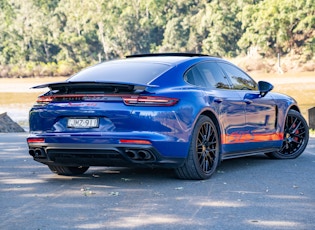 2019 PORSCHE PANAMERA GTS