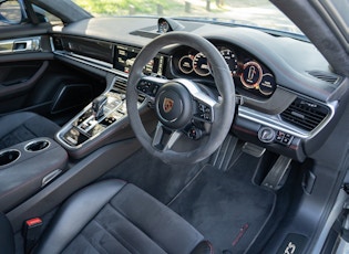 2019 PORSCHE PANAMERA GTS