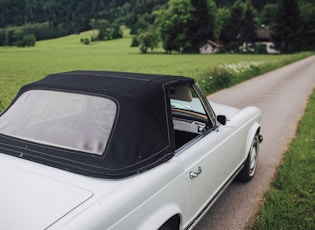 1967 MERCEDES-BENZ 250 SL PAGODA