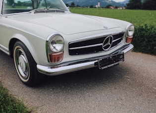 1967 MERCEDES-BENZ 250 SL PAGODA