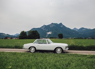 1967 MERCEDES-BENZ 250 SL PAGODA