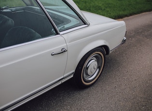 1967 MERCEDES-BENZ 250 SL PAGODA