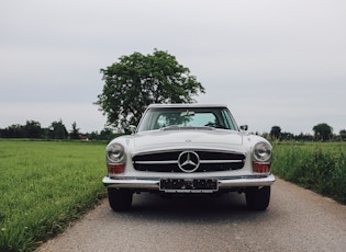 1967 MERCEDES-BENZ 250 SL PAGODA