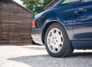 1997 MERCEDES-BENZ (R129) SL 320