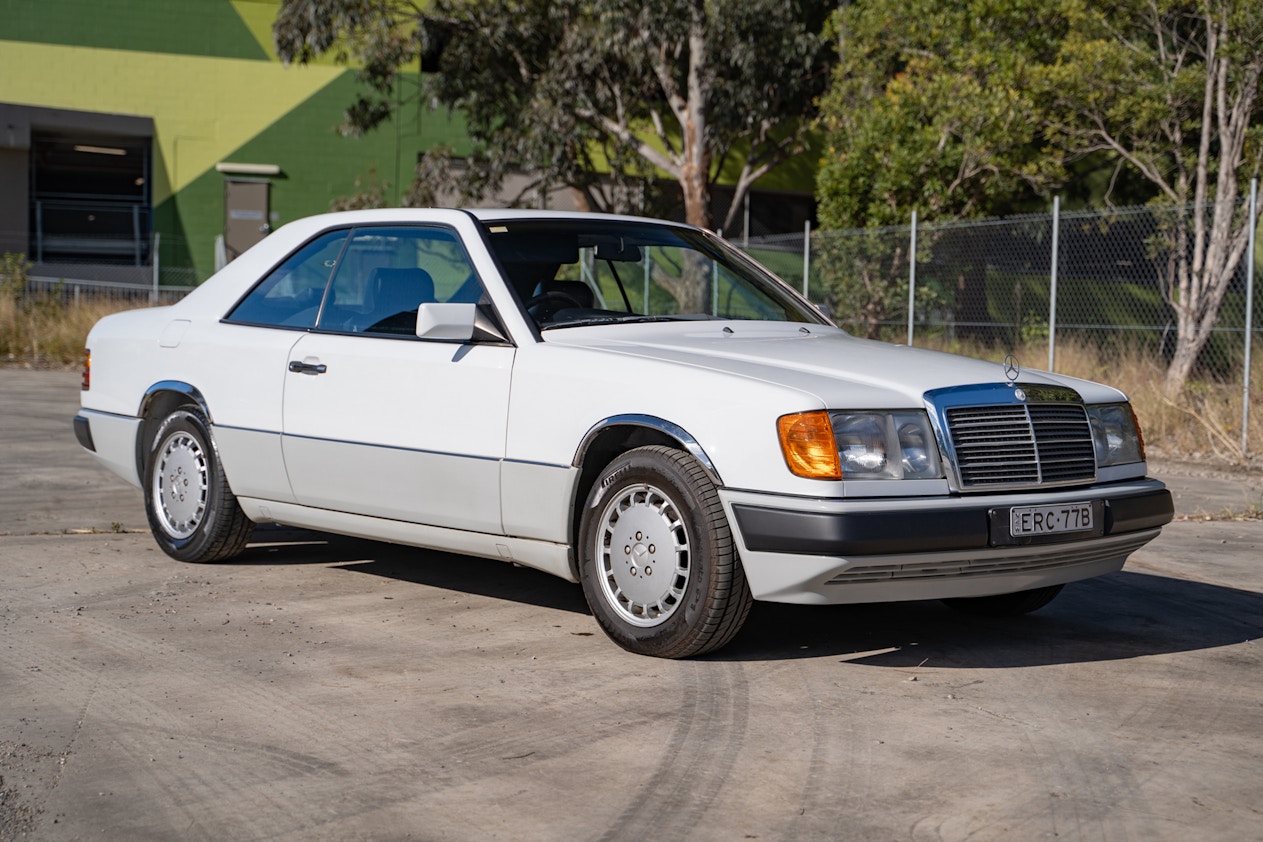 1990 MERCEDES-BENZ (W124) 300CE-24V