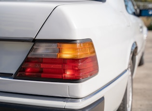 1990 MERCEDES-BENZ (W124) 300CE-24V