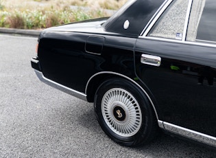 2005 TOYOTA CENTURY V12