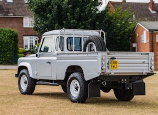 2016 LAND ROVER DEFENDER 110 SINGLE CAB PICK UP 'HIGH CAPACITY' - 4,573 MILES