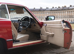 1988 MERCEDES-BENZ (R107) 300 SL