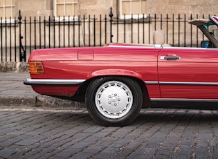 1988 MERCEDES-BENZ (R107) 300 SL