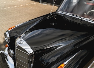 1960 MERCEDES-BENZ (W128) 220 SE PONTON CABRIOLET 