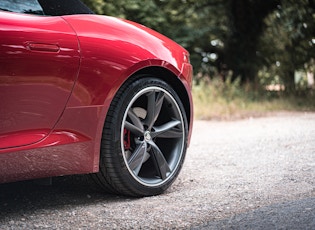 2013 JAGUAR F-TYPE V6 S CONVERTIBLE - 9,900 MILES