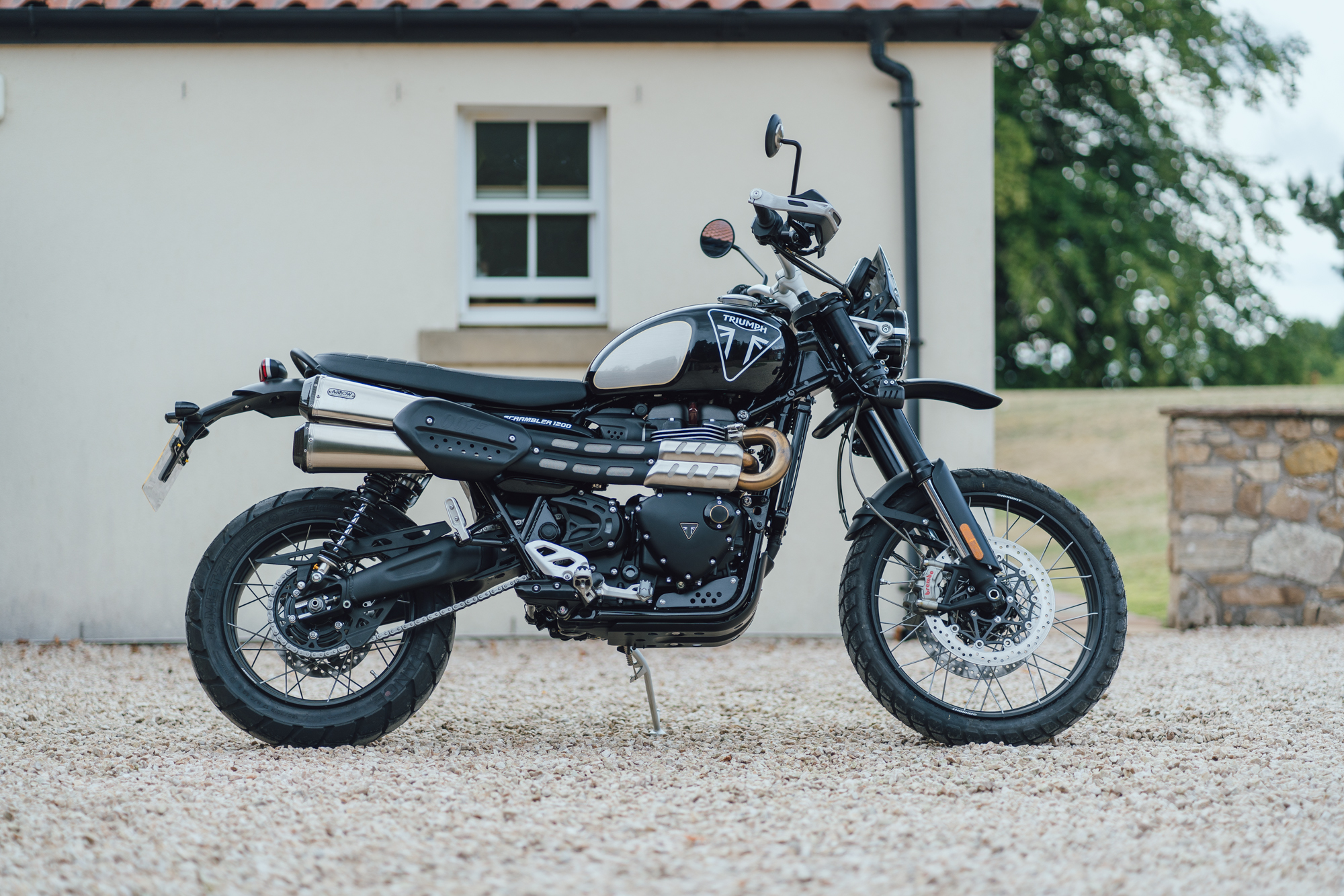 Triumph scrambler 1200 xe deals bond edition