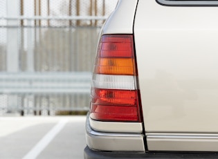 1990 MERCEDES-BENZ (W124) 300 TE