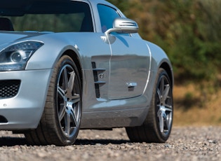 2010 MERCEDES-BENZ SLS AMG