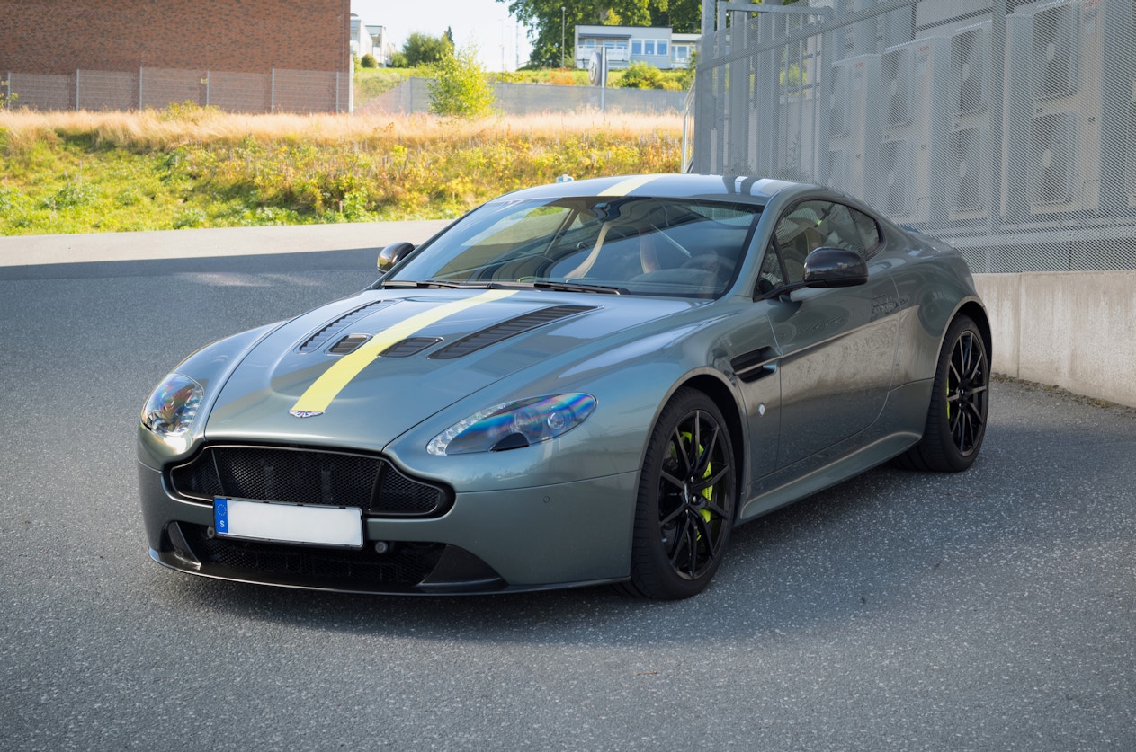 2018 ASTON MARTIN V12 VANTAGE AMR - MANUAL