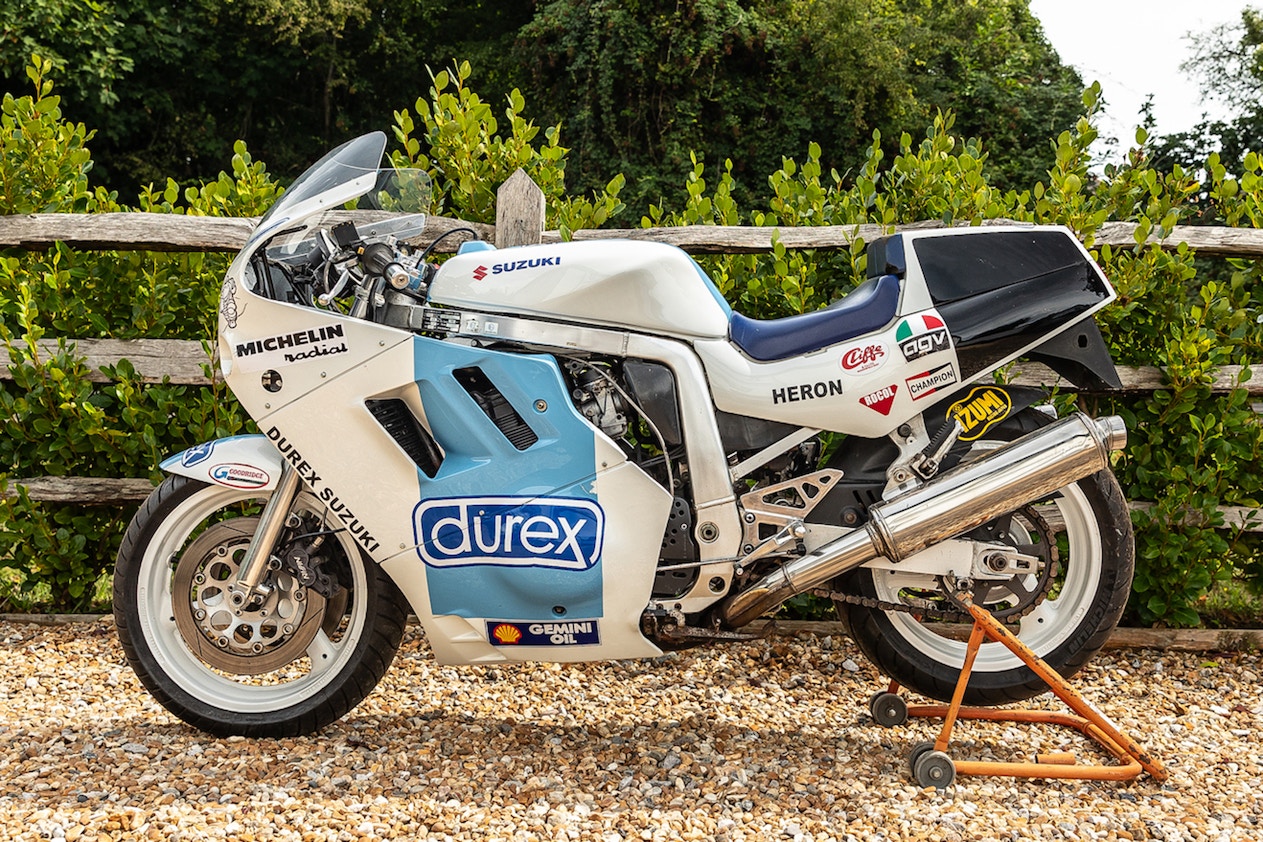 1989 DUREX SUZUKI GSX-R1100 - EX JAMIE WHITHAM ISLE OF MAN TT RACE BIKE