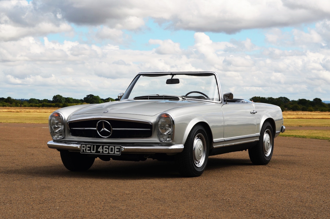 1967 MERCEDES-BENZ 250 SL PAGODA