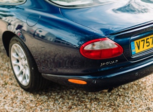 1999 JAGUAR XKR 4.0 COUPE