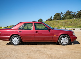 1994 MERCEDES-BENZ (W124) E280