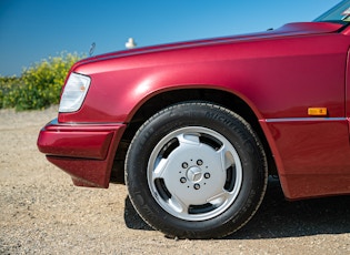 1994 MERCEDES-BENZ (W124) E280