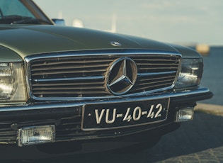 1981 MERCEDES-BENZ (R107) 500 SLC