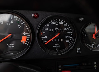 1986 PORSCHE 911 CARRERA 3.2 - 28,850 KM