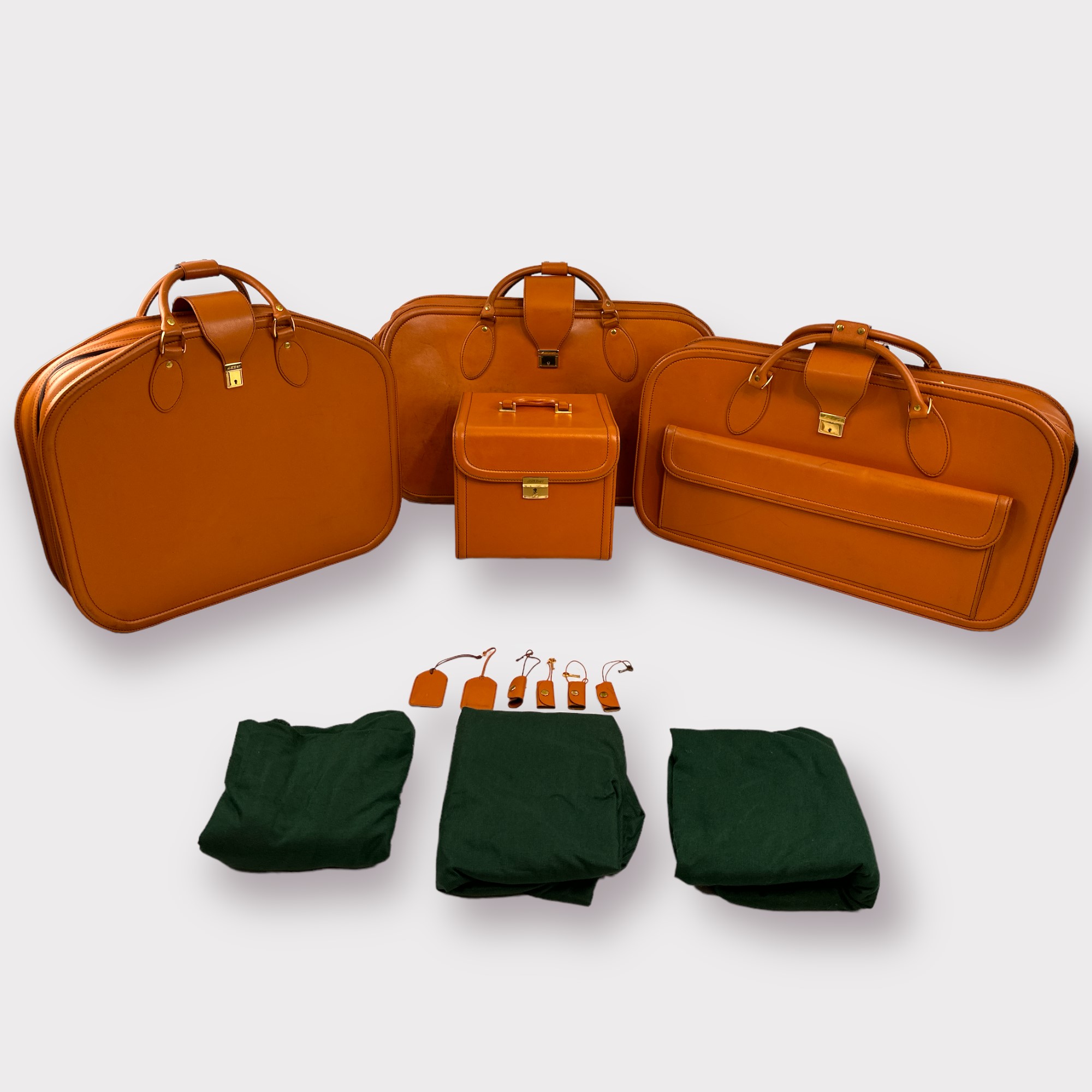 売れ筋アイテムラン SCHEDONI LUGGAGE FOR FERRARI 456 for sale by auction in バッグ