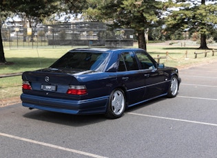 1987 MERCEDES-BENZ (W124) 260 E